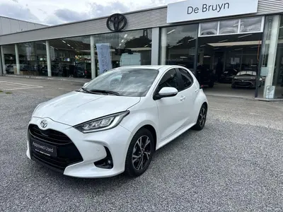Toyota Yaris Iconic